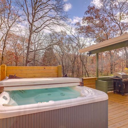 Pet-Friendly Chattanooga Cabin With Hot Tub And Kayaks Bagian luar foto