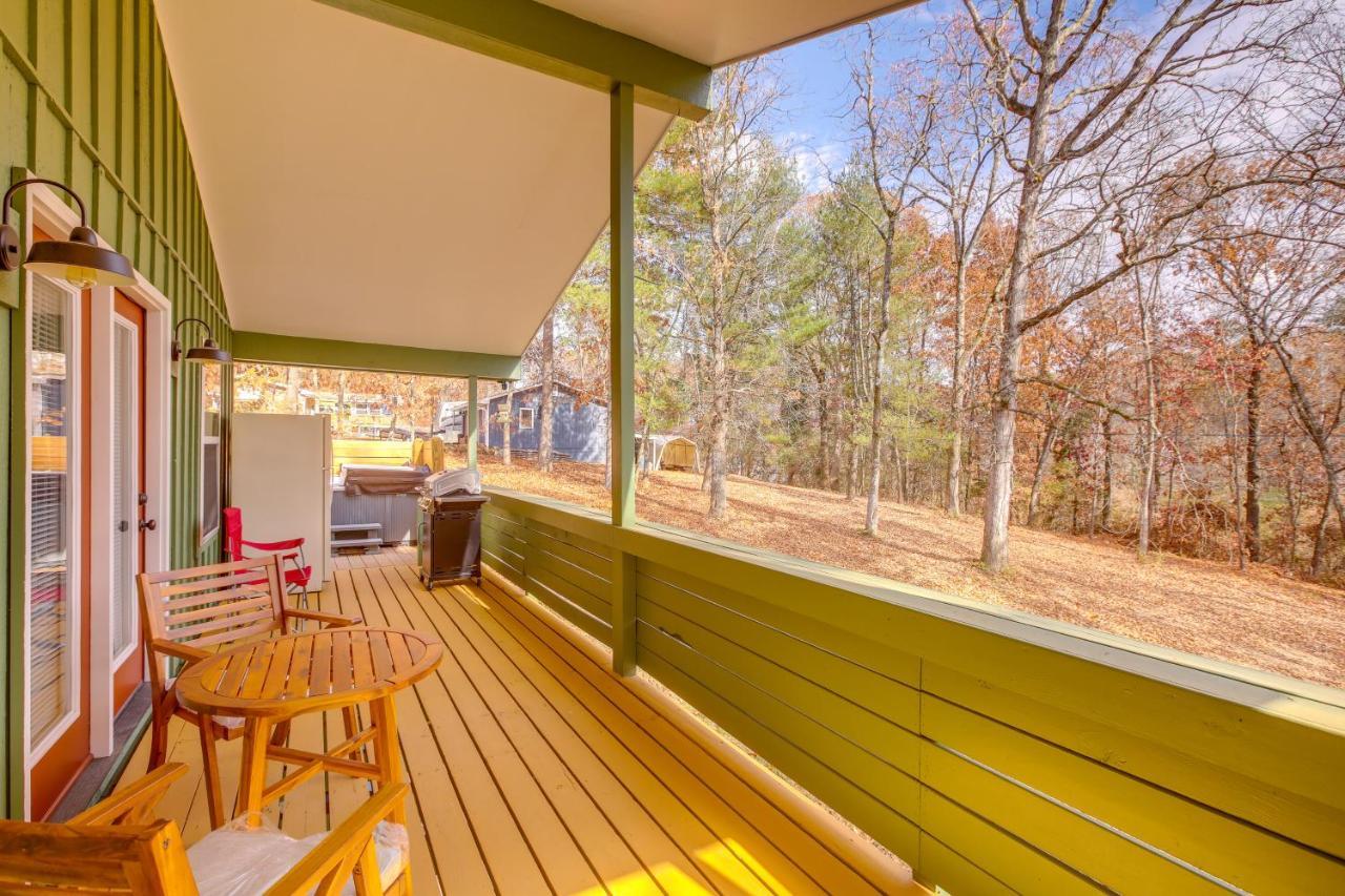Pet-Friendly Chattanooga Cabin With Hot Tub And Kayaks Bagian luar foto