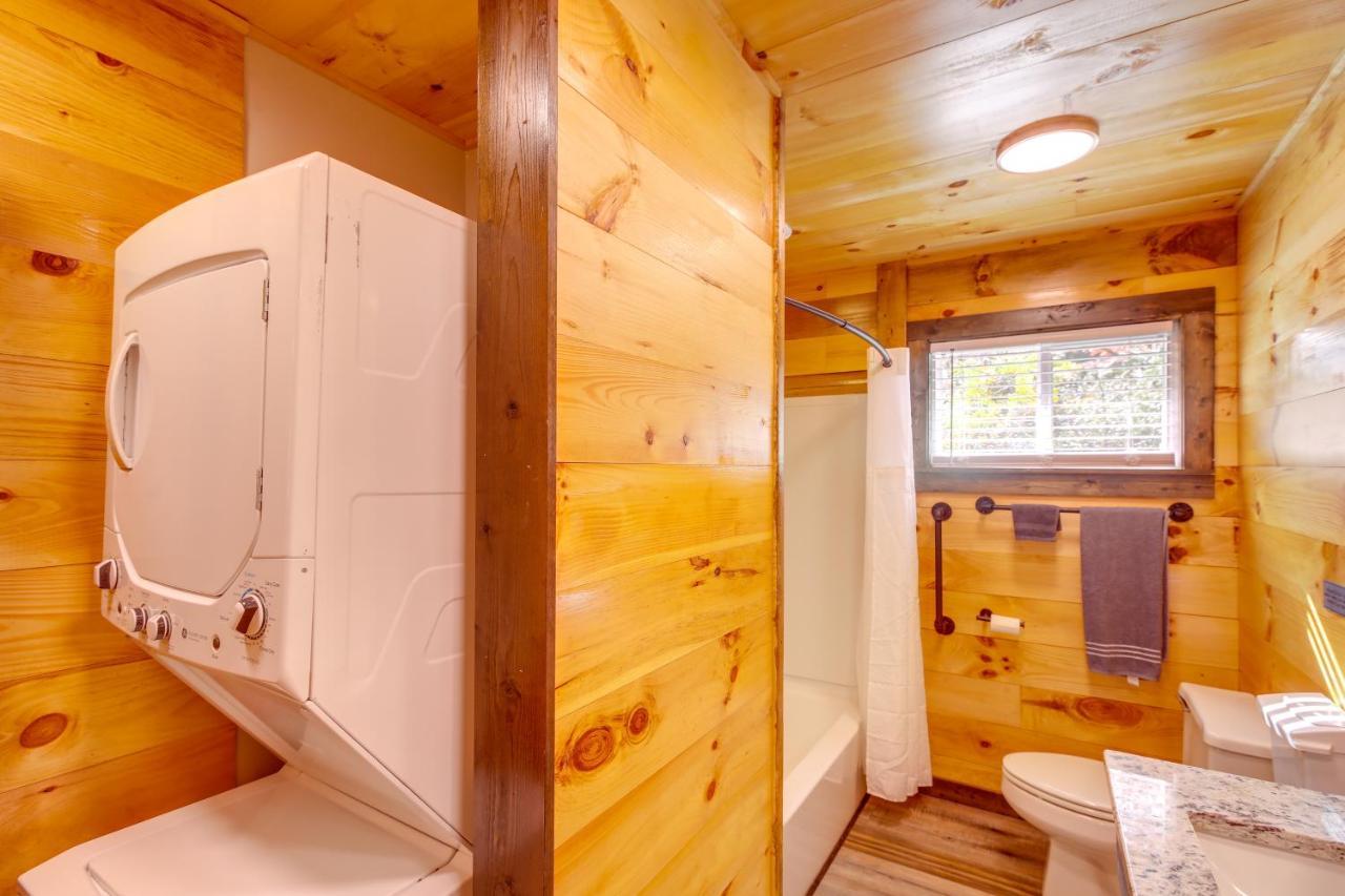 Pet-Friendly Chattanooga Cabin With Hot Tub And Kayaks Bagian luar foto