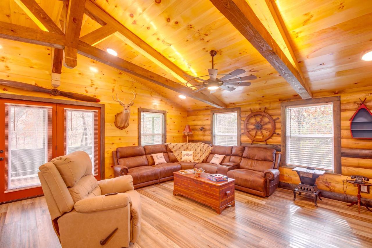 Pet-Friendly Chattanooga Cabin With Hot Tub And Kayaks Bagian luar foto