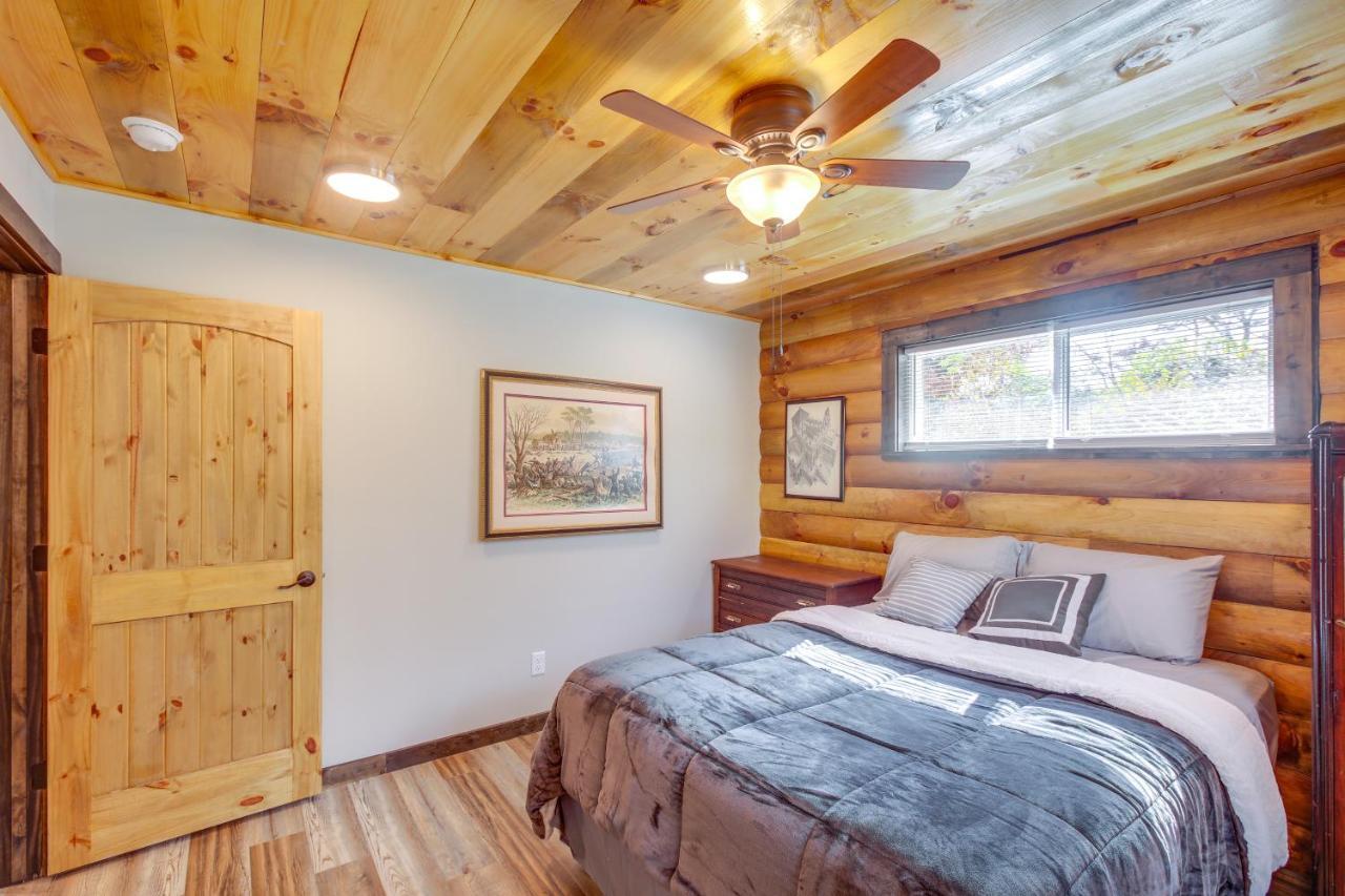 Pet-Friendly Chattanooga Cabin With Hot Tub And Kayaks Bagian luar foto