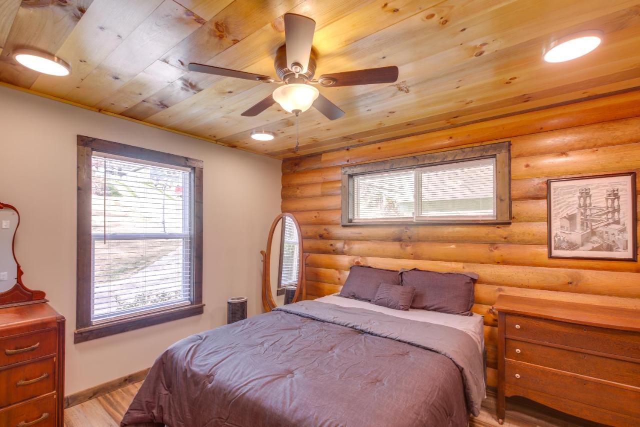 Pet-Friendly Chattanooga Cabin With Hot Tub And Kayaks Bagian luar foto